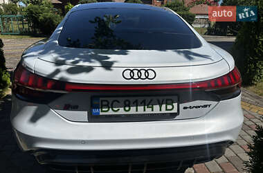 Купе Audi RS e-tron GT 2021 в 