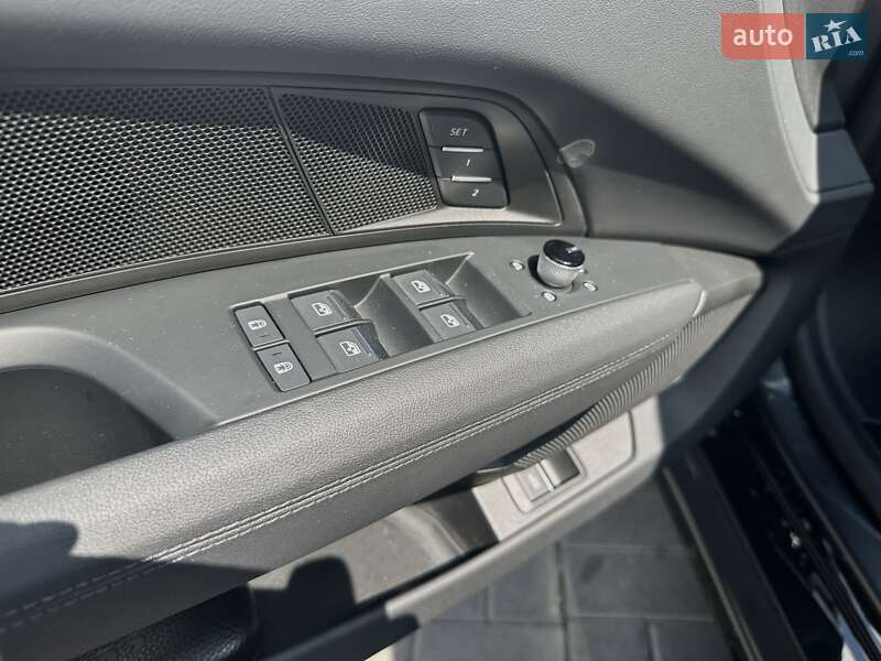 Купе Audi RS e-tron GT 2023 в Дніпрі