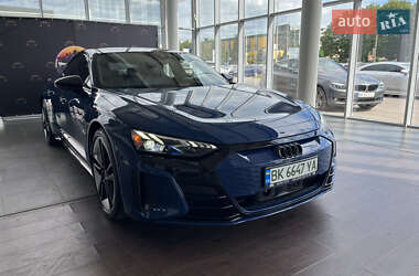Купе Audi RS e-tron GT 2023 в 