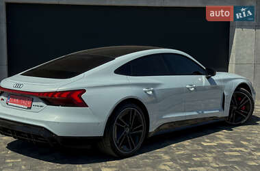 Купе Audi RS e-tron GT 2022 в 