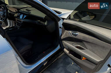 Купе Audi RS e-tron GT 2022 в 