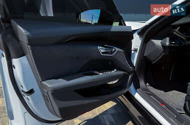 Купе Audi RS e-tron GT 2022 в 