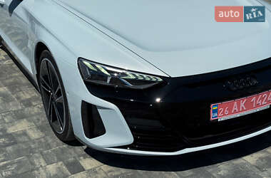 Купе Audi RS e-tron GT 2022 в 