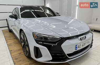 Купе Audi RS e-tron GT 2022 в 