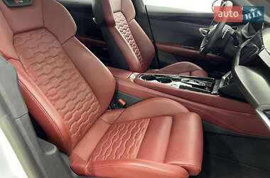 Купе Audi RS e-tron GT 2022 в 