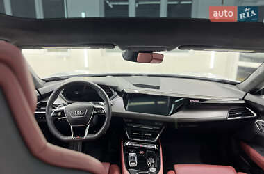 Купе Audi RS e-tron GT 2022 в 