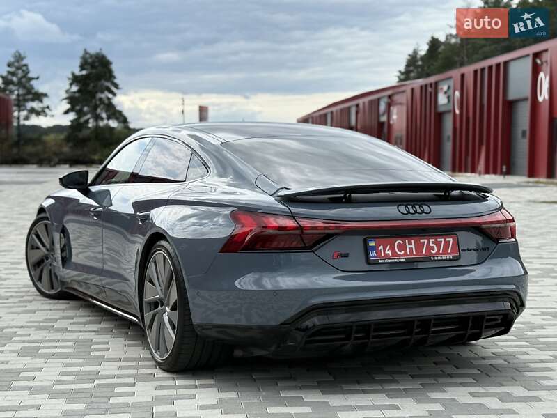 Купе Audi RS e-tron GT 2021 в Буковеле