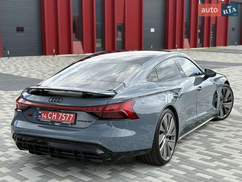 Купе Audi RS e-tron GT 2021 в Буковеле