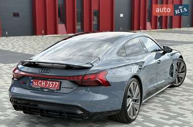 Купе Audi RS e-tron GT 2021 в 