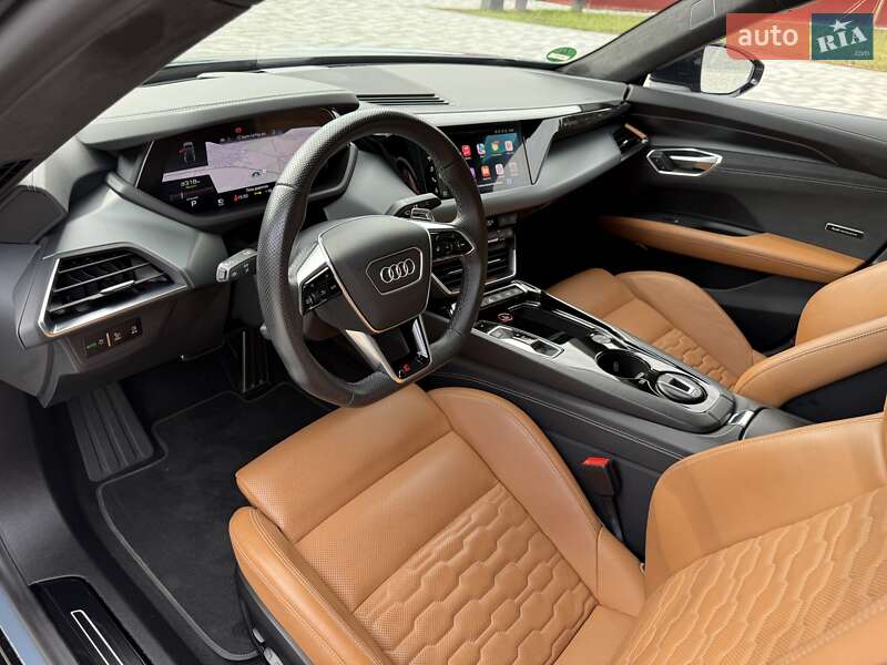 Купе Audi RS e-tron GT 2021 в Буковеле