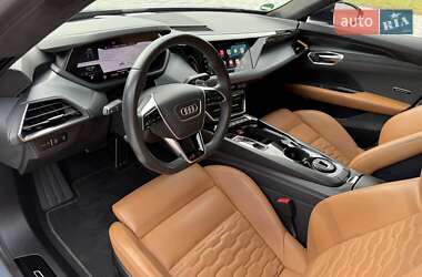Купе Audi RS e-tron GT 2021 в 