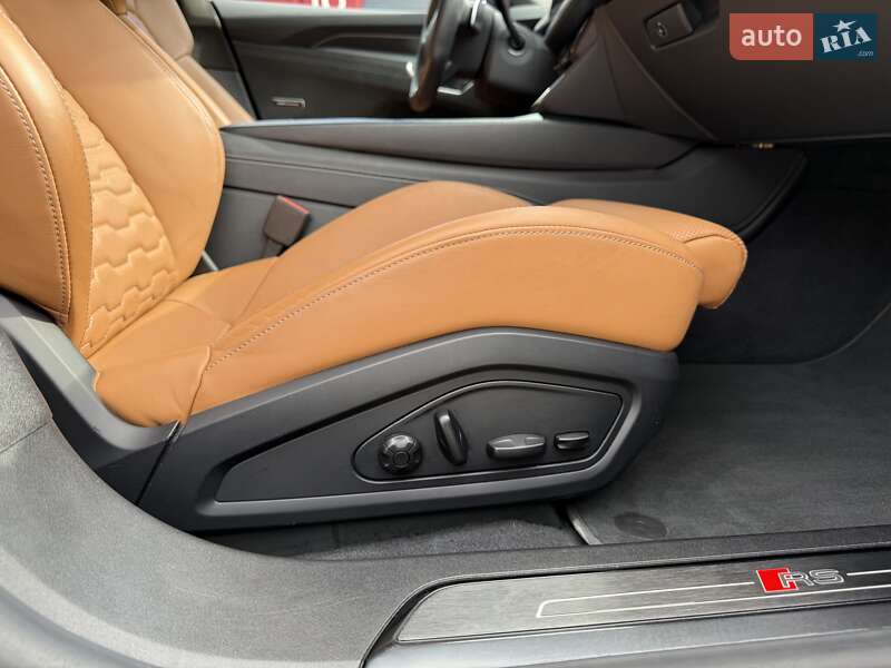 Купе Audi RS e-tron GT 2021 в Буковеле