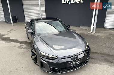 Купе Audi RS e-tron GT 2022 в 