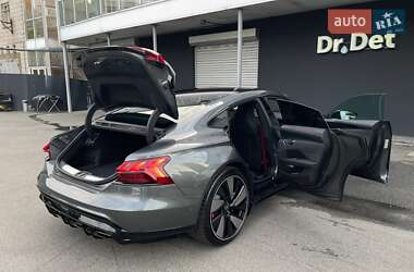 Купе Audi RS e-tron GT 2022 в 