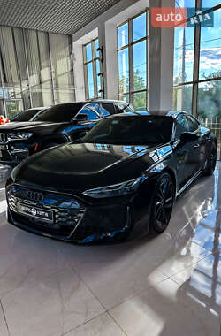 Купе Audi RS e-tron GT 2023 в 