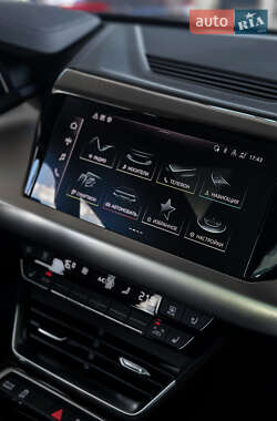 Купе Audi RS e-tron GT 2023 в 