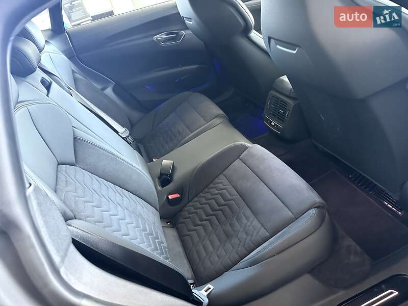 Купе Audi RS e-tron GT 2023 в Дніпрі