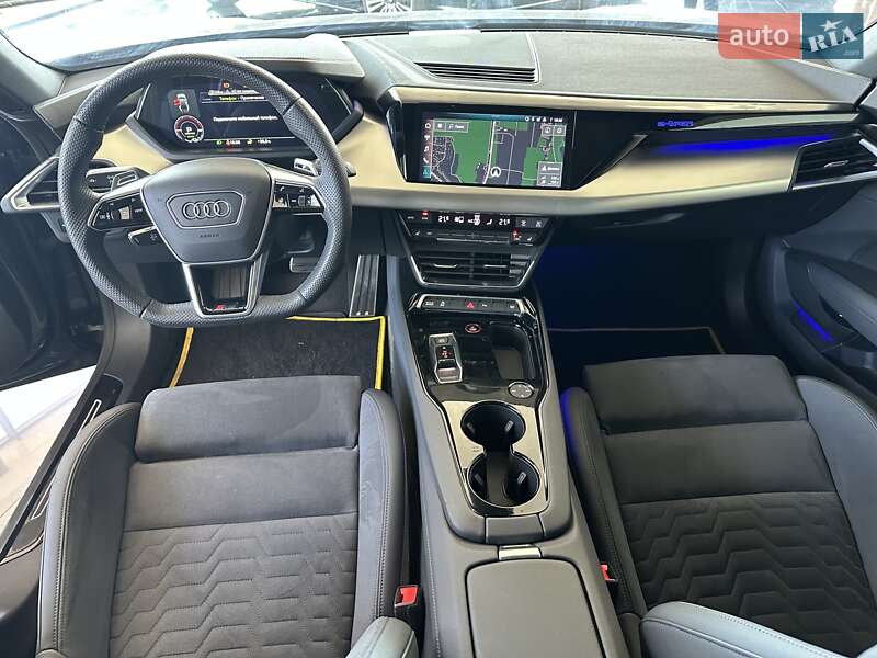 Купе Audi RS e-tron GT 2023 в Дніпрі