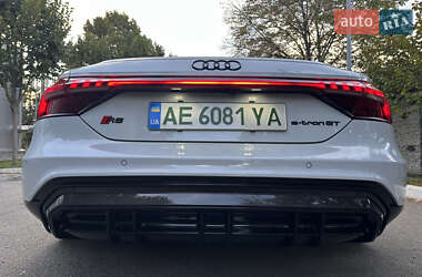 Купе Audi RS e-tron GT 2022 в 