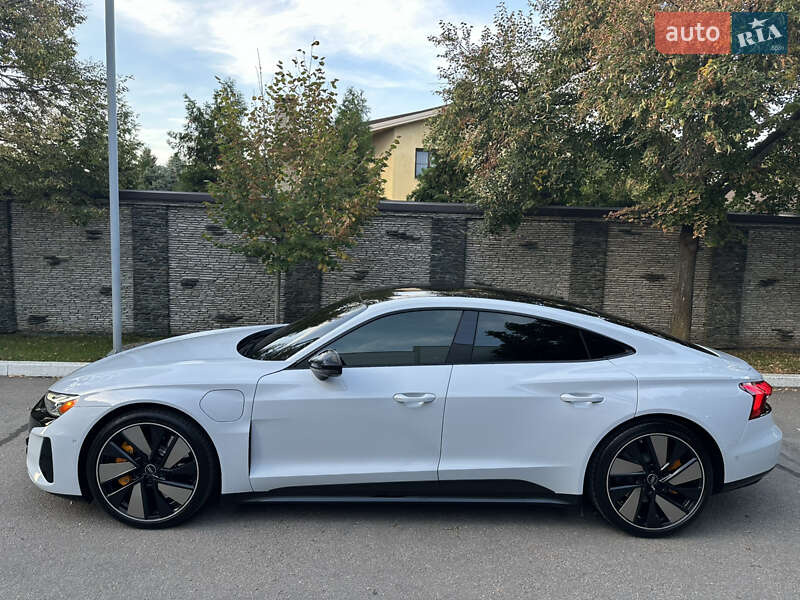 Купе Audi RS e-tron GT 2022 в Дніпрі
