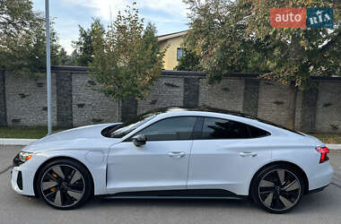 Купе Audi RS e-tron GT 2022 в 
