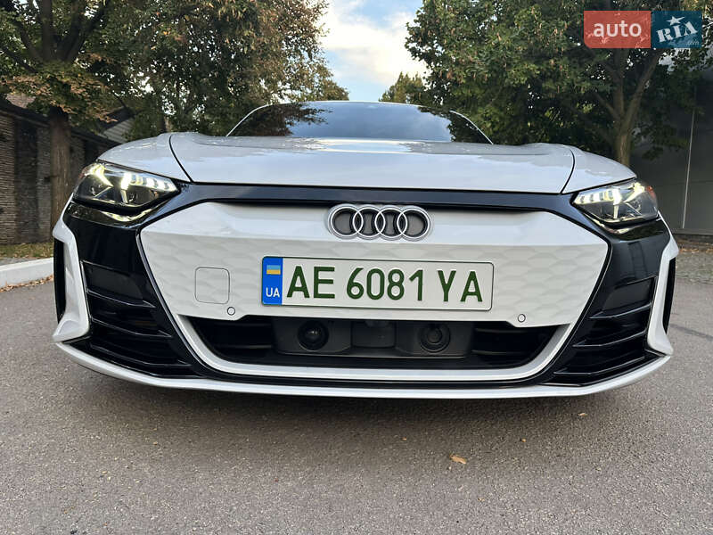 Купе Audi RS e-tron GT 2022 в Дніпрі