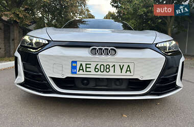 Купе Audi RS e-tron GT 2022 в 