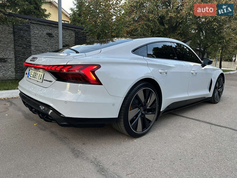 Купе Audi RS e-tron GT 2022 в Дніпрі