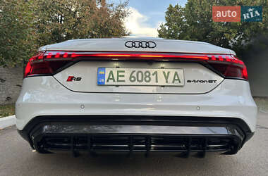 Купе Audi RS e-tron GT 2022 в 