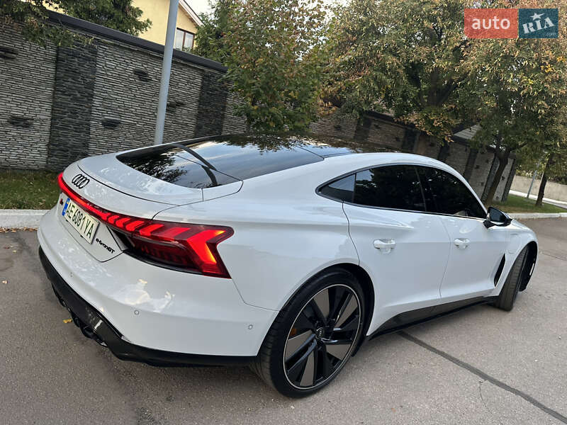 Купе Audi RS e-tron GT 2022 в Дніпрі