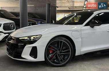 Купе Audi RS e-tron GT 2022 в 