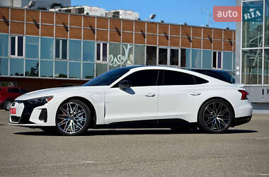 Купе Audi RS e-tron GT 2024 в 