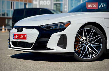 Купе Audi RS e-tron GT 2024 в 