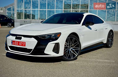 Купе Audi RS e-tron GT 2024 в 