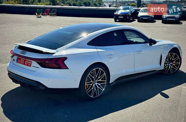 Купе Audi RS e-tron GT 2024 в 