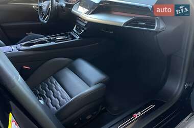 Купе Audi RS e-tron GT 2023 в 