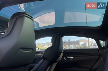 Купе Audi RS e-tron GT 2023 в 