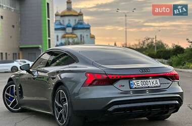 Купе Audi RS e-tron GT 2022 в 