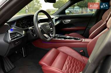 Купе Audi RS e-tron GT 2022 в 
