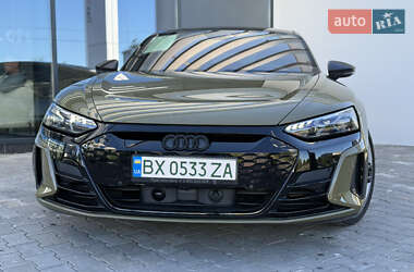 Купе Audi RS e-tron GT 2021 в 