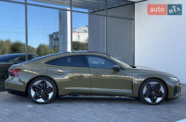 Купе Audi RS e-tron GT 2021 в 