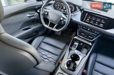 Купе Audi RS e-tron GT 2021 в 