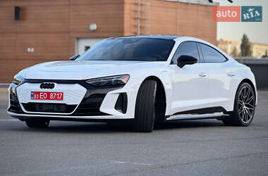 Купе Audi RS e-tron GT 2024 в 