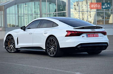 Купе Audi RS e-tron GT 2024 в 