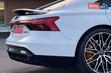 Купе Audi RS e-tron GT 2024 в 