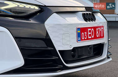 Купе Audi RS e-tron GT 2024 в 