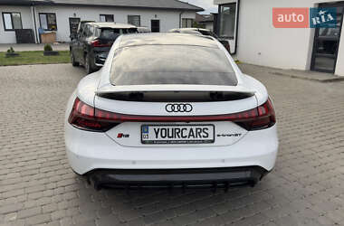 Купе Audi RS e-tron GT 2021 в 