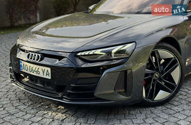 Купе Audi RS e-tron GT 2022 в 