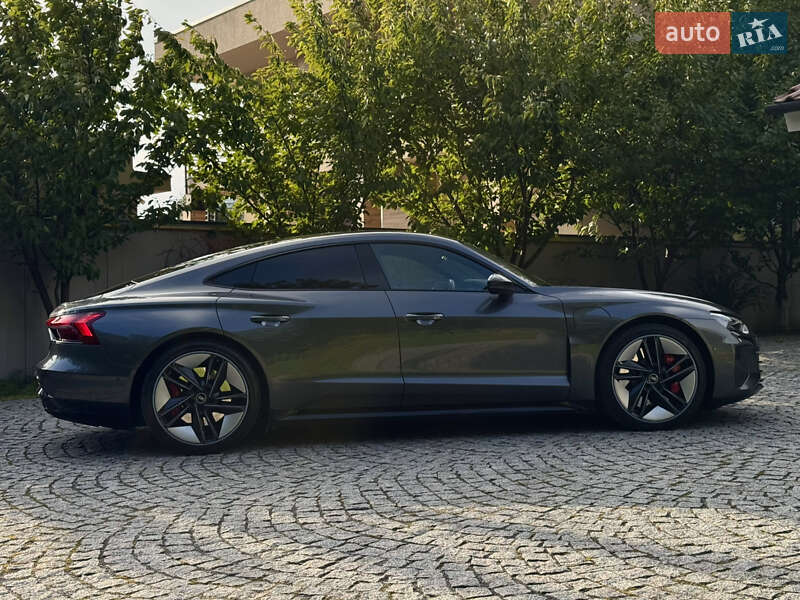 Купе Audi RS e-tron GT 2022 в Мукачево