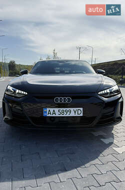 Купе Audi RS e-tron GT 2024 в 